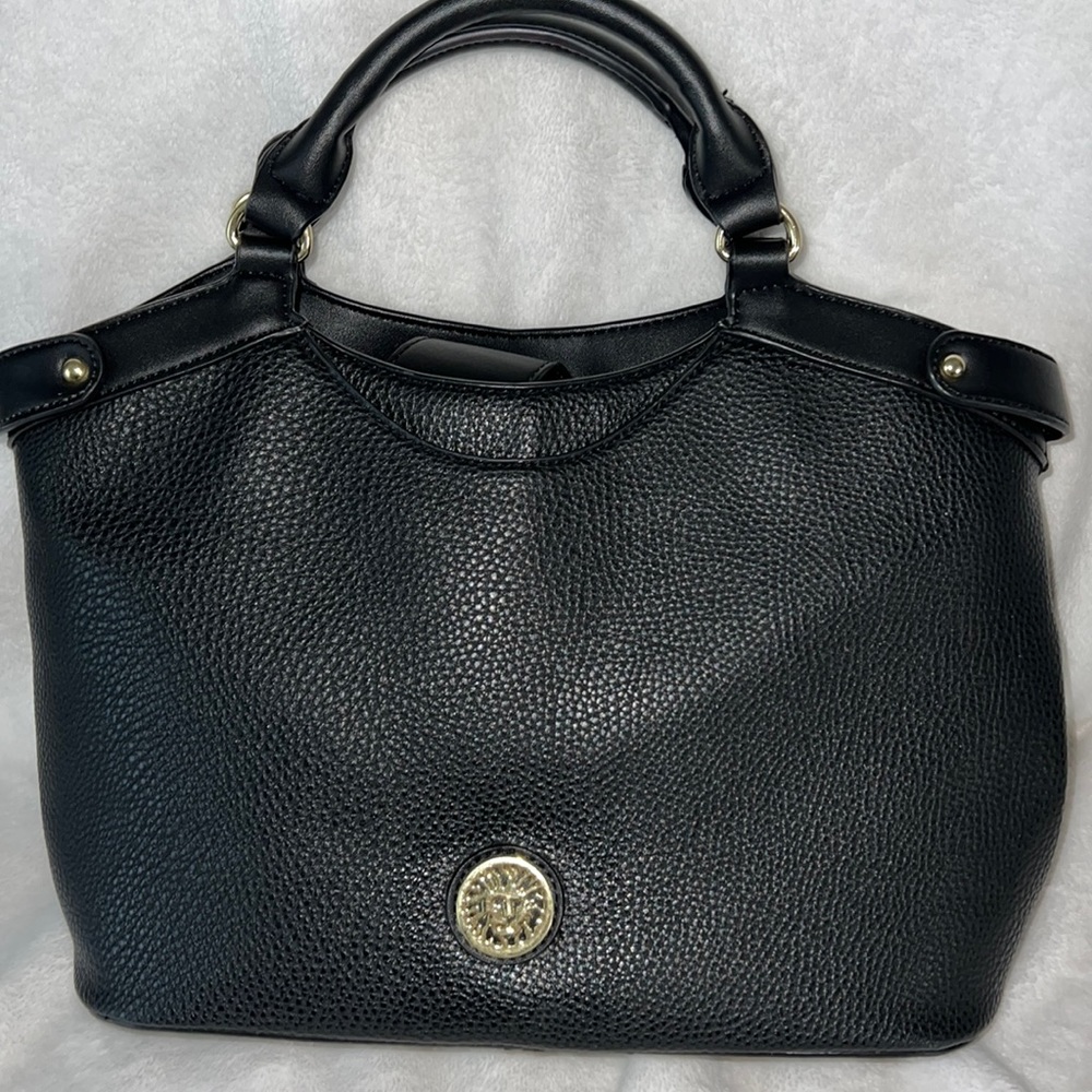 Anne Klein black hand bag